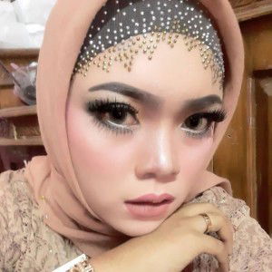 Indri Lestari profile icon