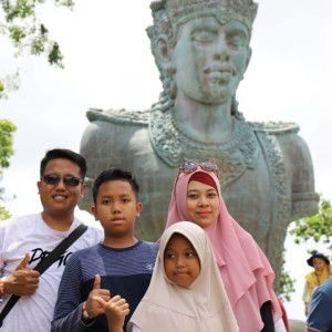 Indria Fajar Hariyati profile icon