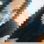 ใบไม้ ที่พัดปลิว profile icon