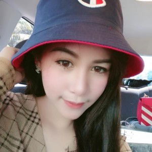 Praew Atchara profile icon