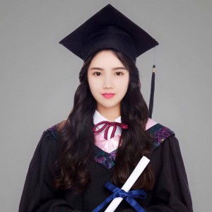 Layla Nazmi Azura profile icon