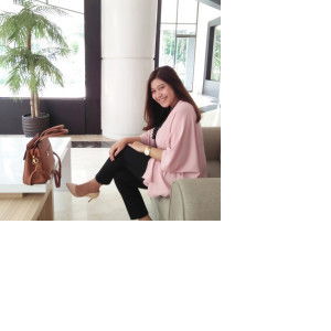 Vivi Noviani profile icon