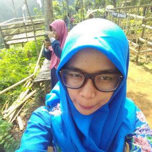 eva wulan septiana profile icon