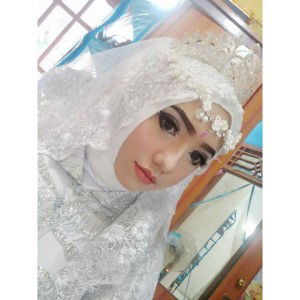 Resty Komala Sarii profile icon