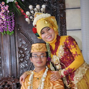 yuli priyanti profile icon