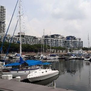 Teti Kurniawati profile icon