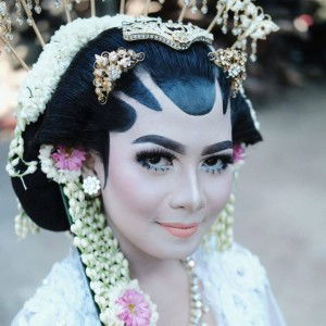 Zahrotun Nafiah profile icon