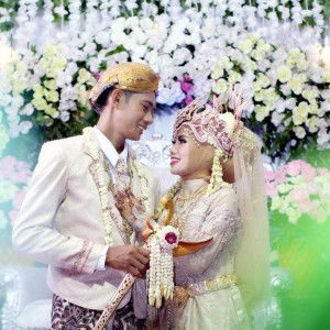 Retno Endah Wijianto profile icon