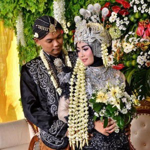 Retno Wulandari profile icon