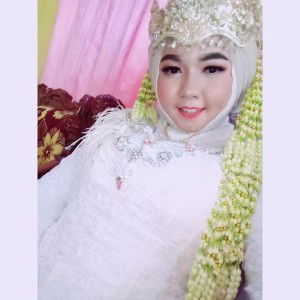 Elly Istiqomah profile icon