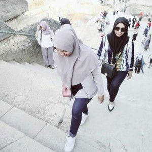 Sari Dwi Wahyuni profile icon