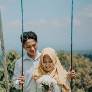 Riza Agustin Dewi Lestari profile icon