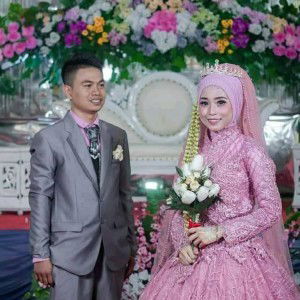 Elly Dwirahma profile icon