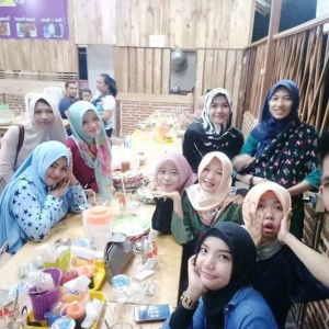 Meity charlina indrianie profile icon