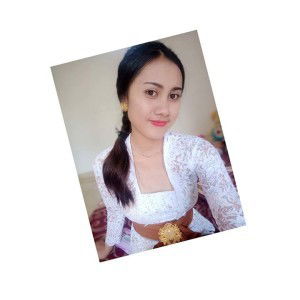 Putry Suryaningsih profile icon