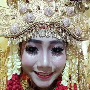 Laras Agt profile icon