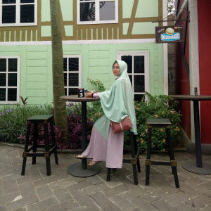 Dewi Ayu Adiyanti profile icon