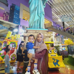 Meiriza Paramita profile icon