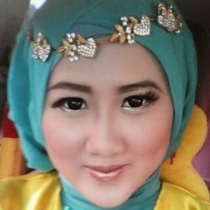 Putri Pujiarti profile icon