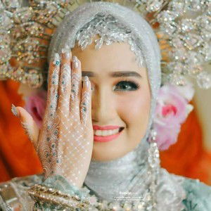 Indah Sari profile icon