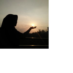 luthfiana lia profile icon