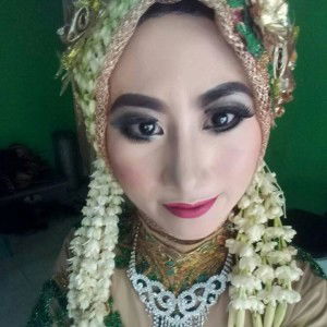 Putri Yuniarti profile icon