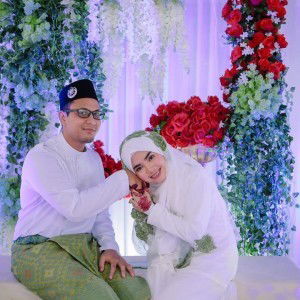 Puteri NurDini profile icon