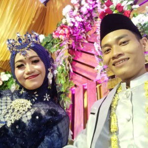 Anis Khoirunnisa profile icon