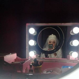 Devi Maslukhah profile icon