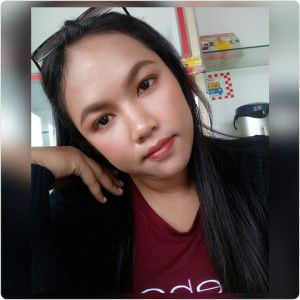 พลอย พลอย profile icon