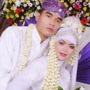 Titin Suhartini profile icon