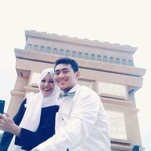 Mira Ayu El Fara profile icon