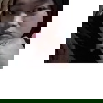 feny oktaviani profile icon