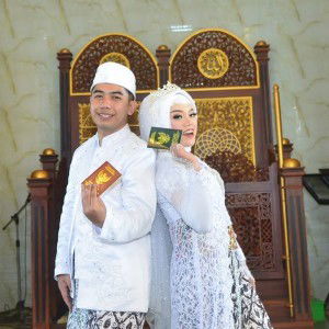 Evi Novitasari profile icon