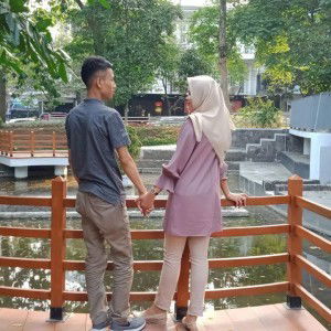 Retno Dwi Astuti profile icon