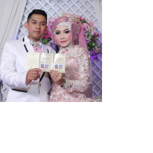 Fitri Indri Suwarno profile icon