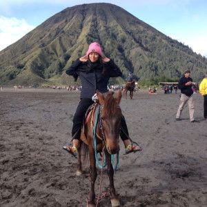 Rizka Aulia profile icon