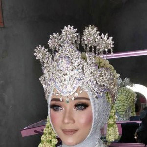 Wenny Cahyani profile icon