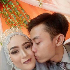 Dewi Iviany profile icon