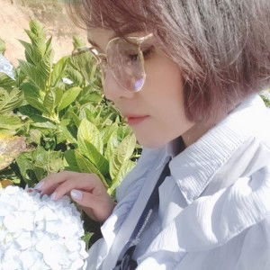 ลิลลี่สีเทา กับกระถางใบใหม่ profile icon