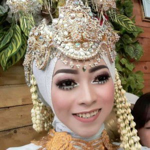 Desi Suci Rahayu profile icon