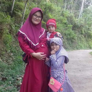 Devi Maulani profile icon