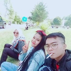 Riyan Shopian profile icon