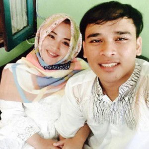 Ratna Sari profile icon