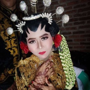 Rohma Warouw profile icon