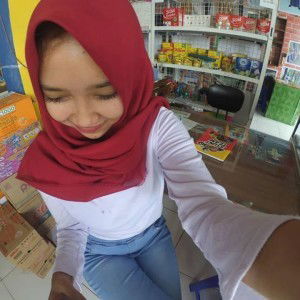 Ayu Lestari profile icon