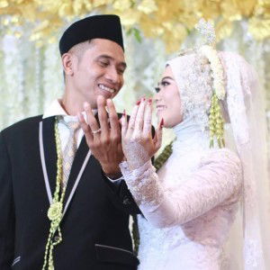 eka wahyu nurfianti profile icon