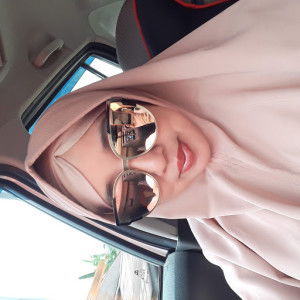 Lena Zahari profile icon