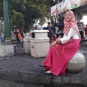 Retno Cahyaningrum profile icon