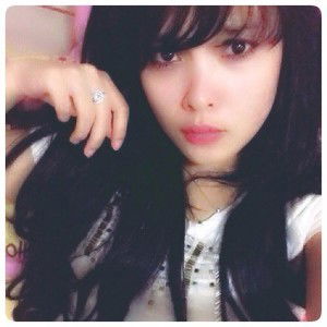 Putri Anggun profile icon